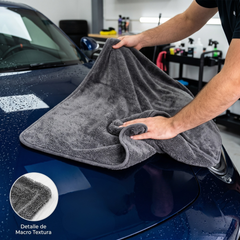 Secado de la carrocería del coche sin marcas ni pelusa con toalla microfibra Globaltec Professional