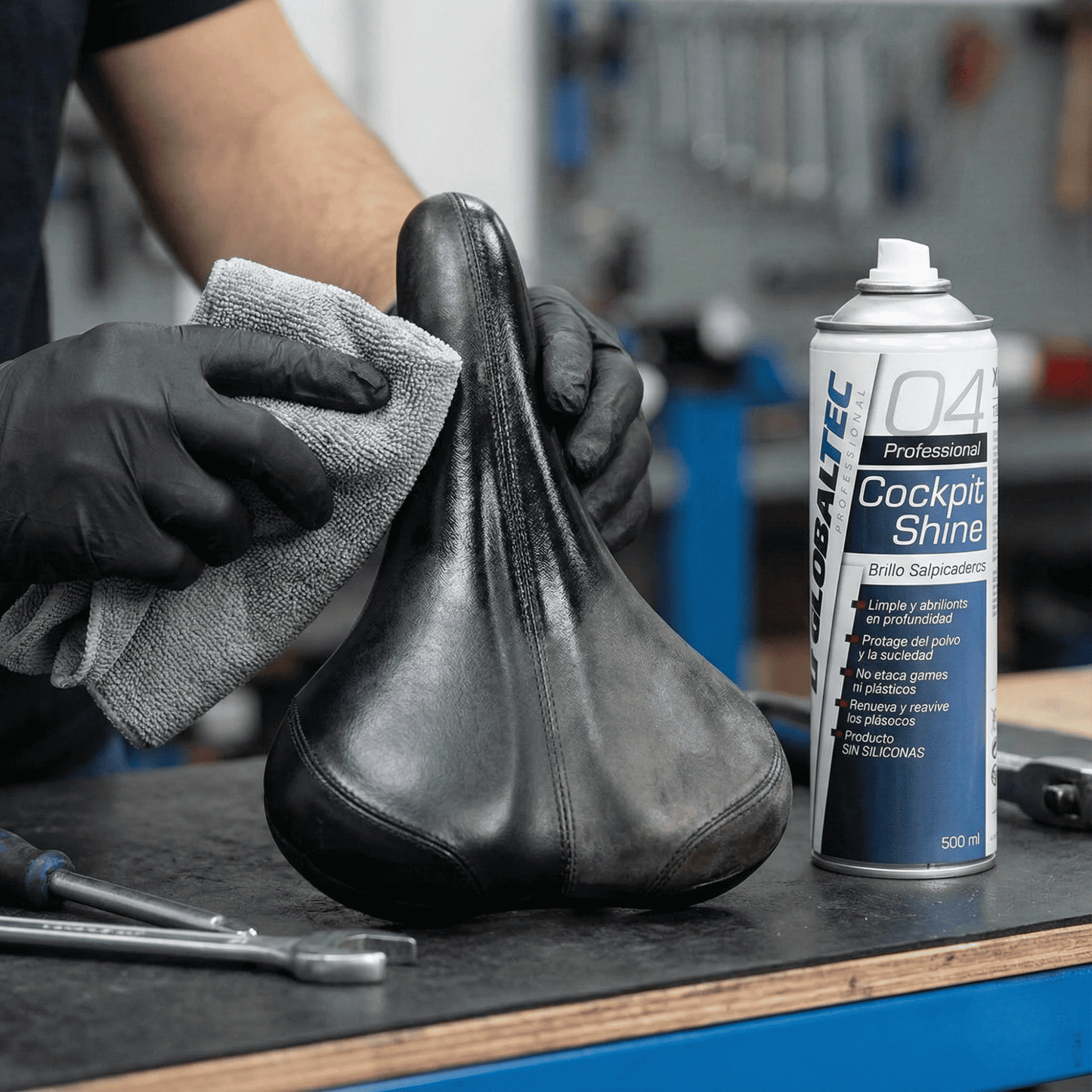 Abrillantador de salpicaderos en spray Globaltec — Brillo natural para plásticos interiores