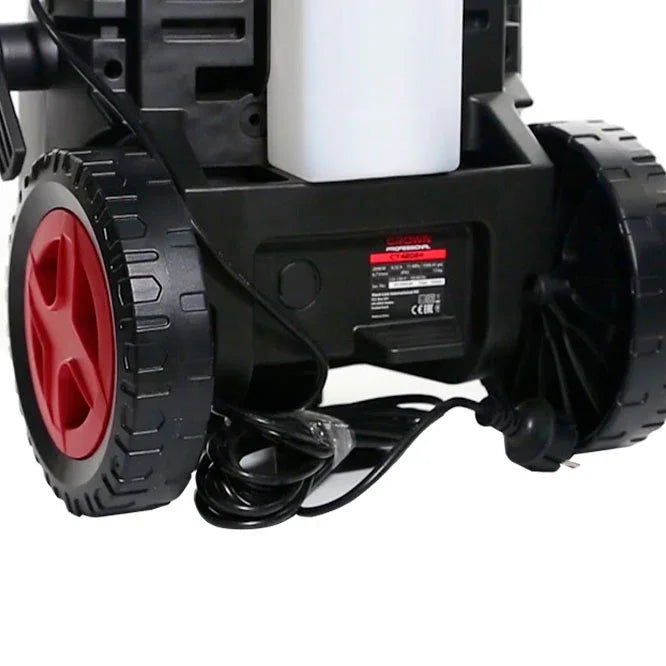 Detalle de la pistola, lanza y manguera de la hidrolimpiadora Crown Professional CT42024
